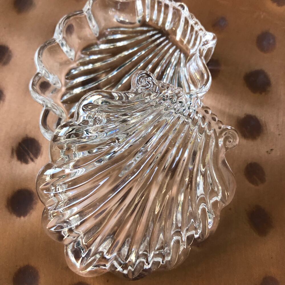 Glass  Lidded Scallop Sea Shell Trinket Box Presentation Box